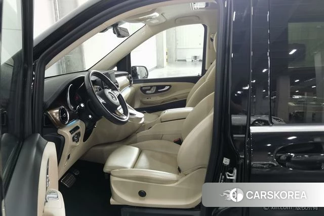 Mercedes-Benz V-class 2023 Черный из Китая, фото 4