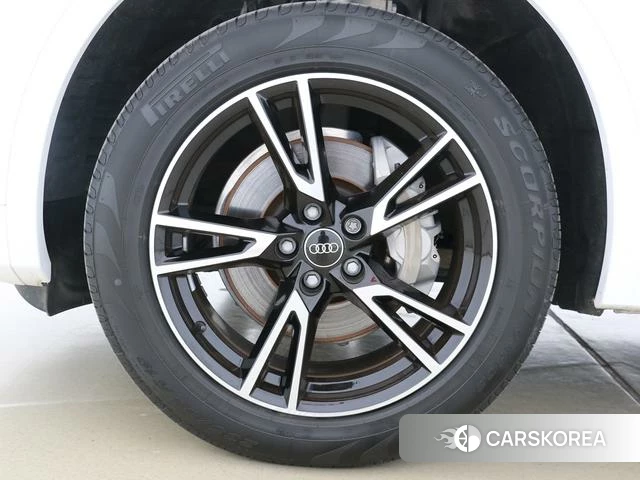 Audi Q5L Sportback 2025 Белый из Китая, фото 4