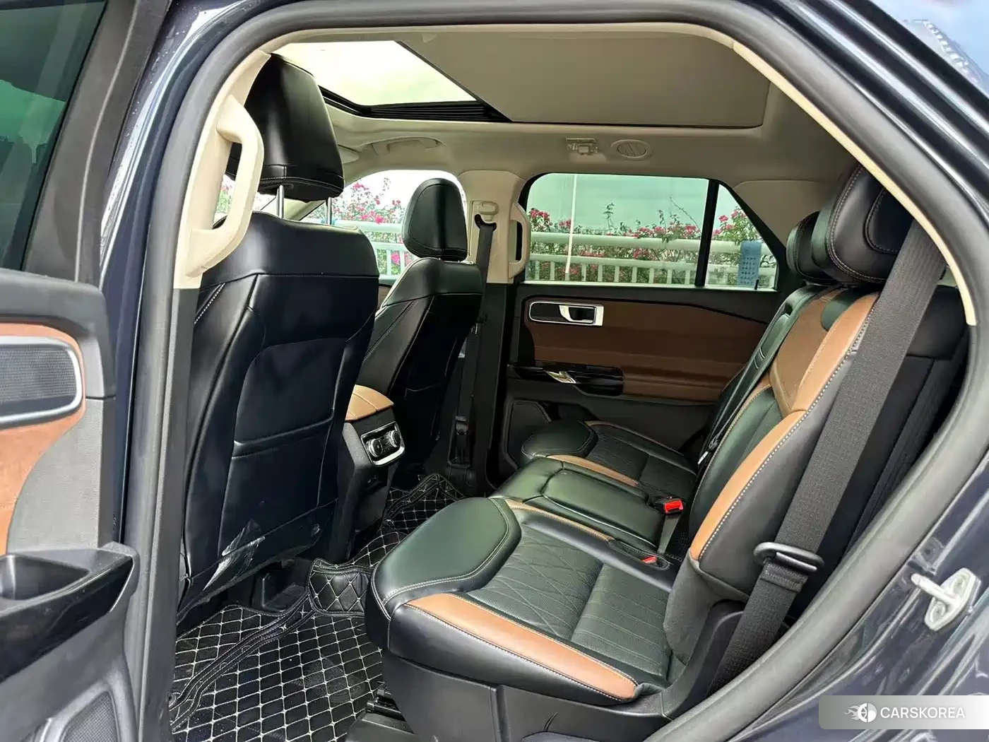 Ford Explorer 2022 Silver/gray из Китая, фото 4