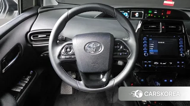Toyota Prius 4th Generation 2022 Белый из Кореи, фото 4