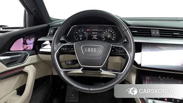 Audi e-Tron 2020 Синий из Кореи, фото 4