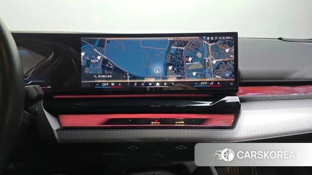 BMW 5 Series (G60) 2023 Белый из Кореи, фото 4