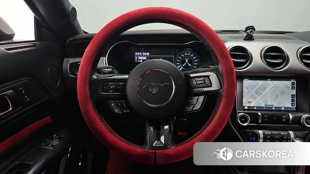 Ford Mustang 2023 Черный из Кореи, фото 4