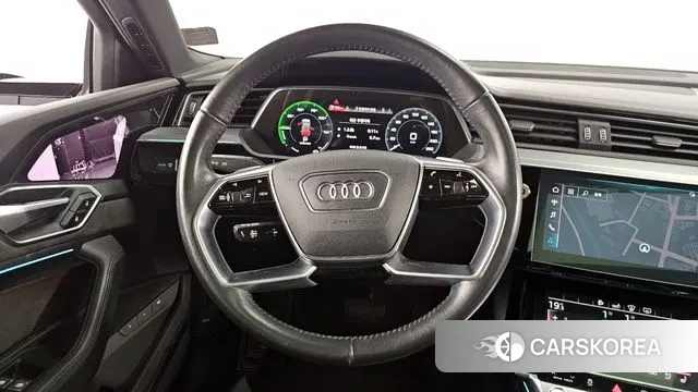 Audi e-Tron 2020 Белый из Кореи, фото 4