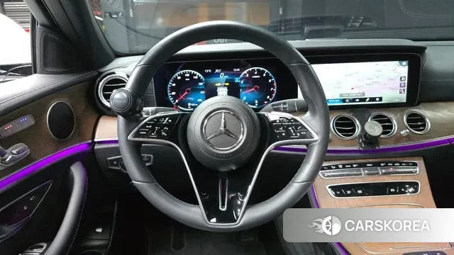 Mercedes-Benz E-Class W213 2022 Белый из Кореи, фото 4