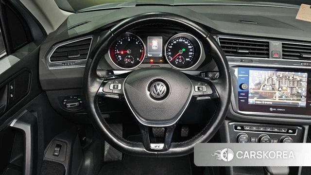 Volkswagen Tiguan second Generation 2020 Серебряный из Кореи, фото 4