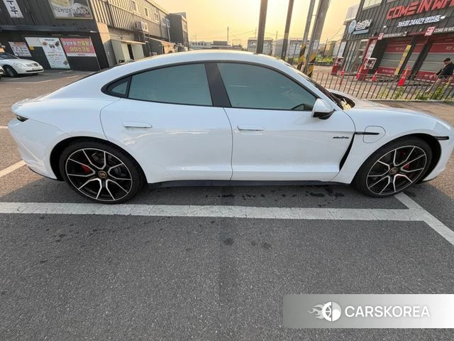Porsche Taycan 2023 Белый из Кореи, фото 4