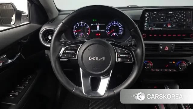 Kia The New K3 2nd generation 2022 Белый из Кореи, фото 4