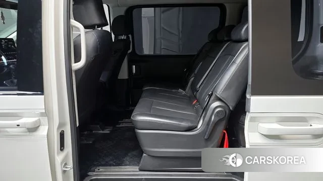 Hyundai Staria 2024 Белый из Кореи, фото 4