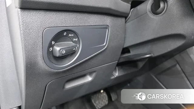 Volkswagen Tiguan second Generation 2023 Белый из Кореи, фото 4