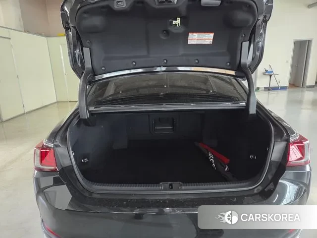 Lexus ES300h 7th generation 2024 Черный из Кореи, фото 4