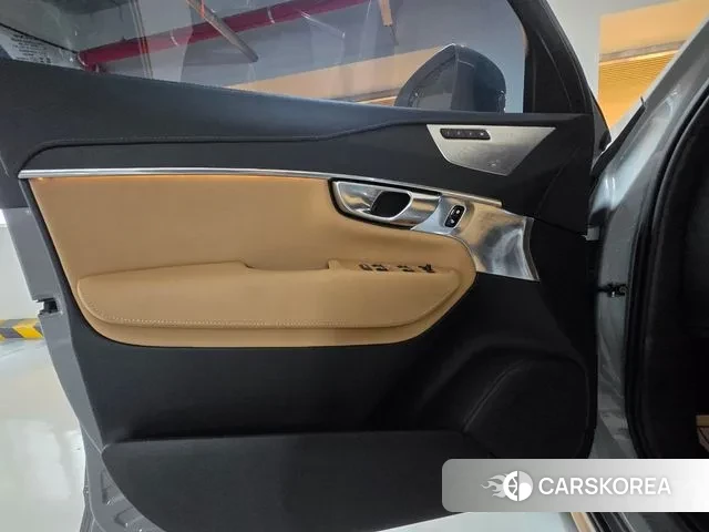 Volvo XC90 second Generation 2025 Серебристо-серый из Кореи, фото 4