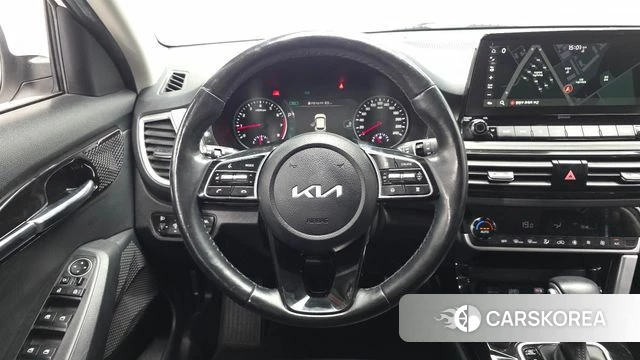 Kia Seltos 2022 Белый из Кореи, фото 4