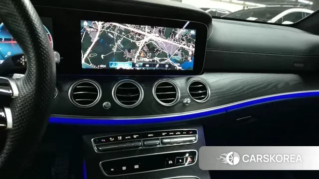 Mercedes-Benz E-Class W213 2022 Серебряный из Кореи, фото 4