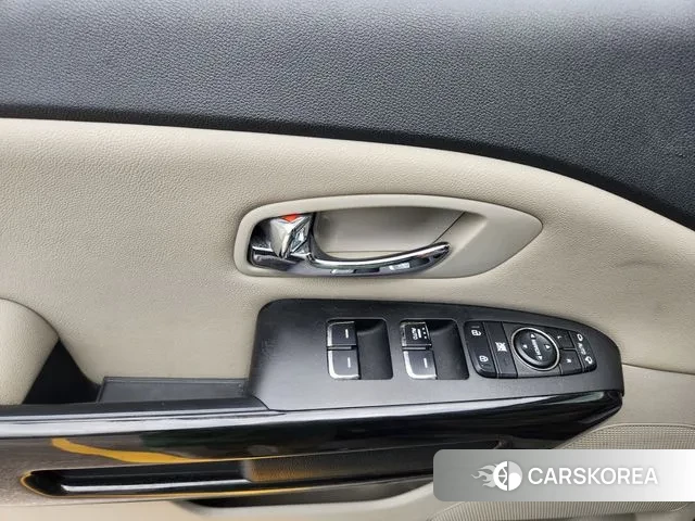 Kia The New Carnival 2018 Серый из Кореи, фото 4