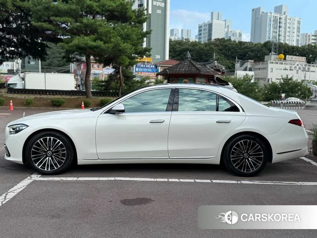 Mercedes-Benz S-Class W223 2022 Жемчужный цвет из Кореи, фото 4