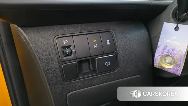 Hyundai Staria 2023 Желтый из Кореи, фото 4