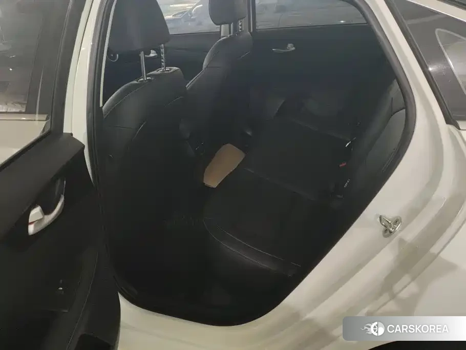 Kia K3 2022 Белый из Китая, фото 4