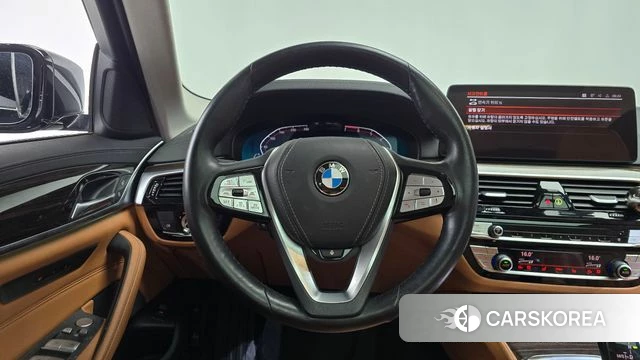BMW 5 Series (G30) 2021 Черный из Кореи, фото 4