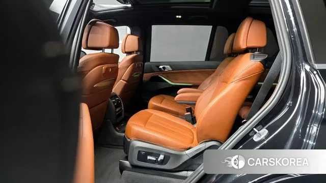 BMW X7 (G07) 2024 Черный из Кореи, фото 4