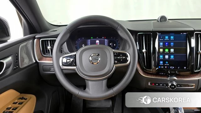Volvo XC60 second Generation 2023 Черный из Кореи, фото 4