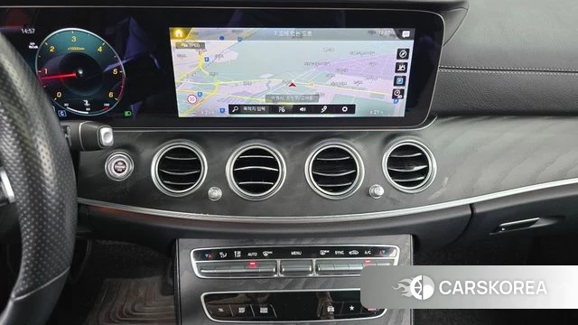 Mercedes-Benz E-Class W213 2022 Серебряный из Кореи, фото 4