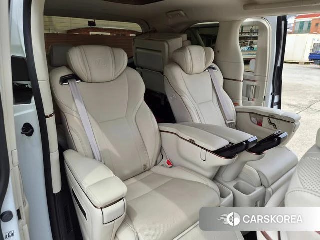 Lexus LM Second Generation 2025 Белый из Кореи, фото 4