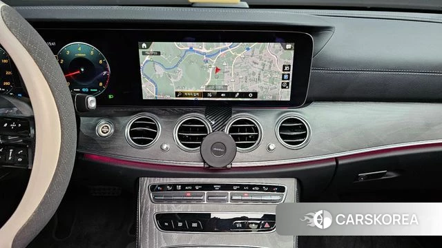 Mercedes-Benz E-Class W213 2022 Белый из Кореи, фото 4