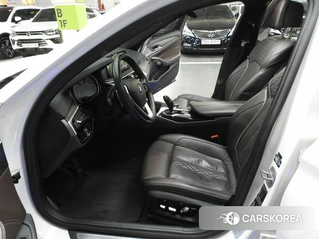 BMW 5 Series (G30) 2018 Черный из Кореи, фото 4