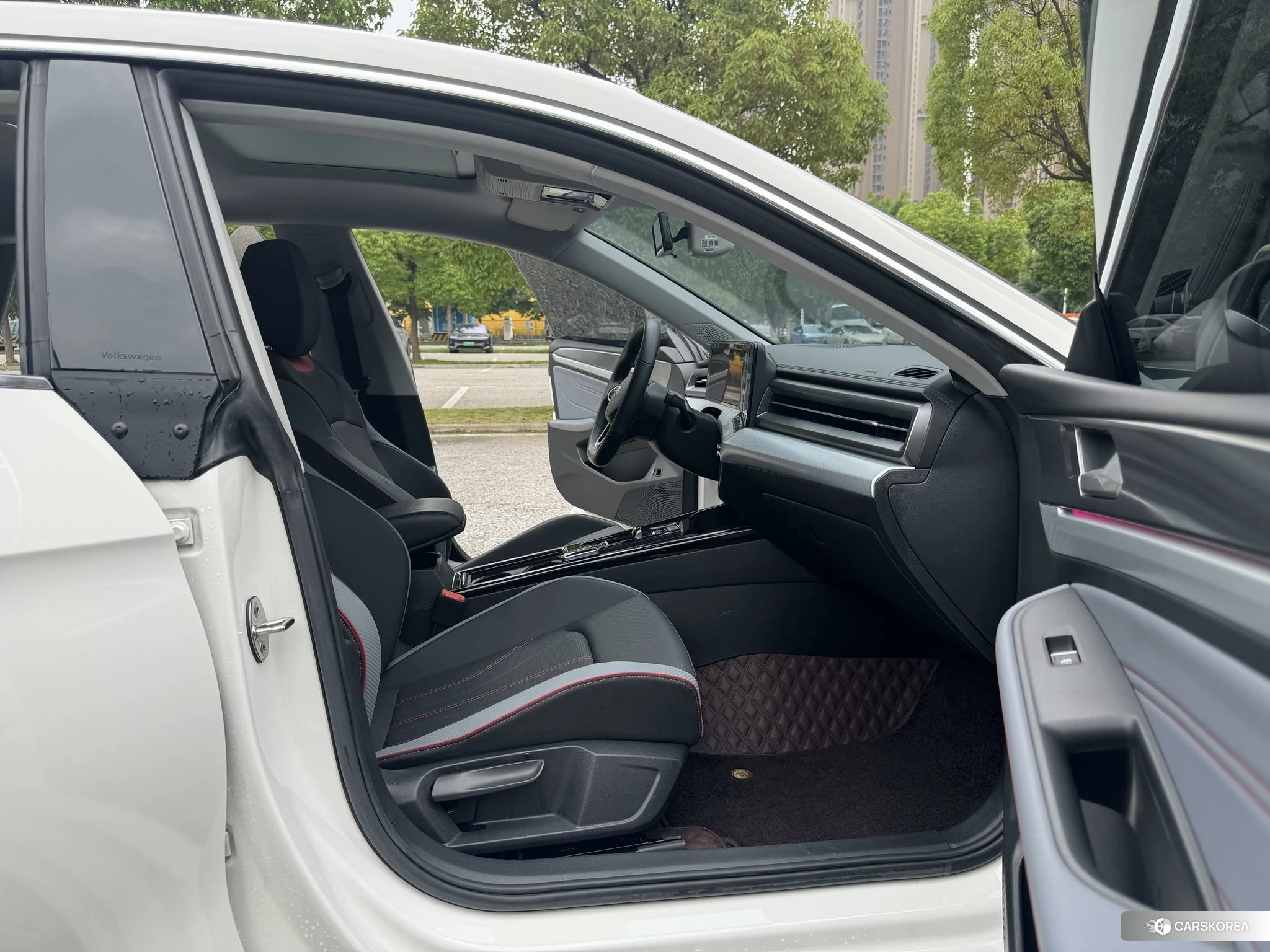 Volkswagen Lingdu 2023 Белый из Китая, фото 4