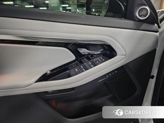 Land Rover Range Rover Evoque 2nd Generation 2023 Белый из Кореи, фото 4
