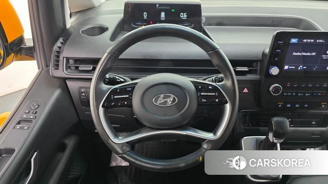 Hyundai Staria 2023 Желтый из Кореи, фото 4