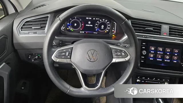 Volkswagen Tiguan second Generation 2022 Белый из Кореи, фото 4