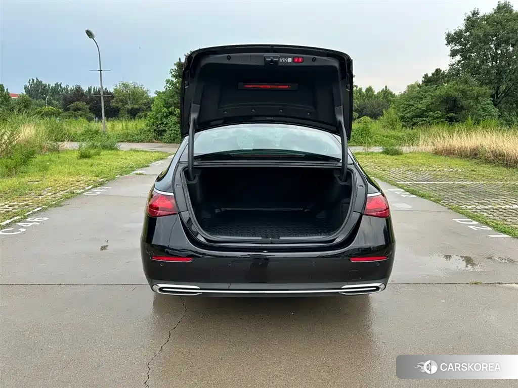 Mercedes-Benz E-Class 2026 Черный из Китая, фото 4