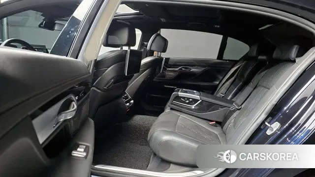 BMW 7 Series (G11) 2018 Черный из Кореи, фото 4