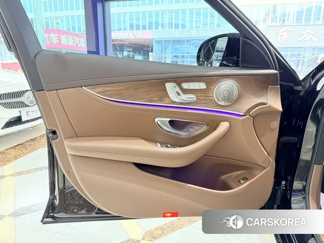 Mercedes-Benz E-class 2023 Черный из Китая, фото 4