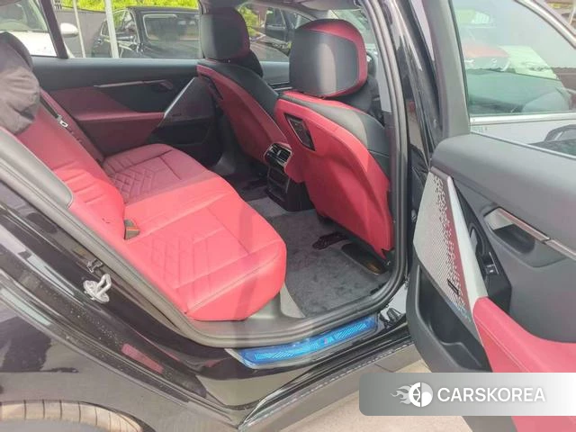 BMW 5 series 2026 Черный из Китая, фото 4