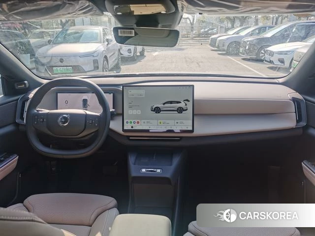 Volvo XC70 2026 Серебристо-серый из Китая, фото 4