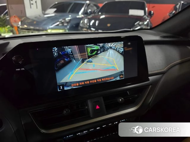 Lexus UX300h 2025 Песочный из Кореи, фото 4
