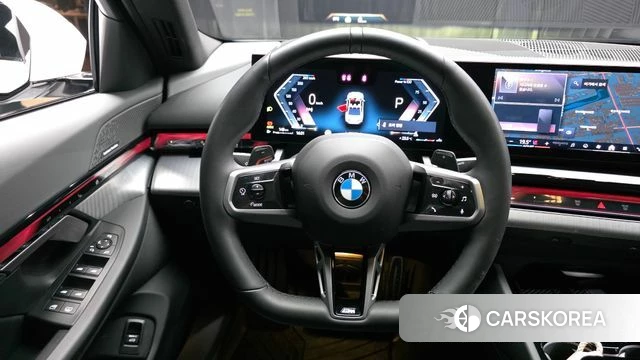 BMW 5 Series (G60) 2025 Белый из Кореи, фото 4
