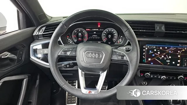 Audi Q3 (F3) 2023 Белый из Кореи, фото 4