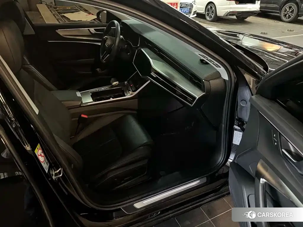Audi A6L 2021 Черный из Китая, фото 4