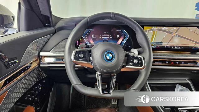 BMW 7 Series (G70) 2023 Черный из Кореи, фото 4