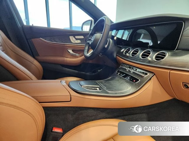Mercedes-Benz E-Class W213 2021 Белый из Кореи, фото 4