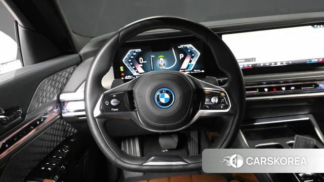 BMW 7 Series (G70) 2025 Белый из Кореи, фото 4