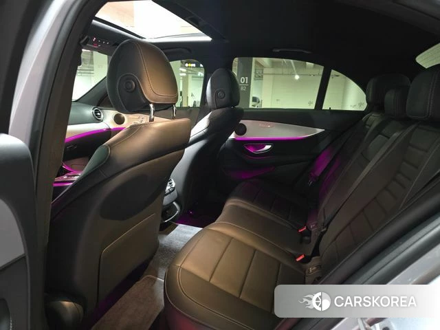Mercedes-Benz E-Class W213 2021 Серебряный из Кореи, фото 4
