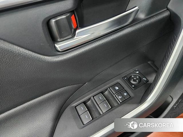 Toyota RAV4 5th Generation 2024 Белый из Кореи, фото 4