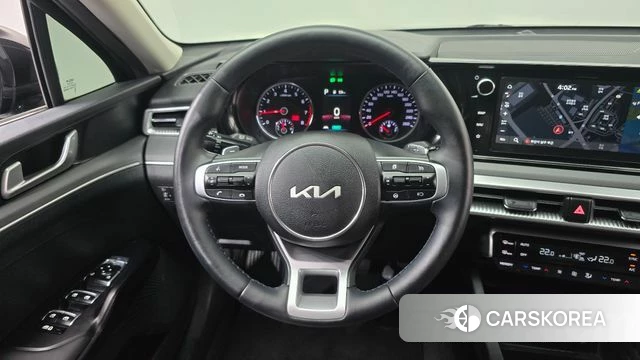 Kia K5 3rd generation 2023 Черный из Кореи, фото 4