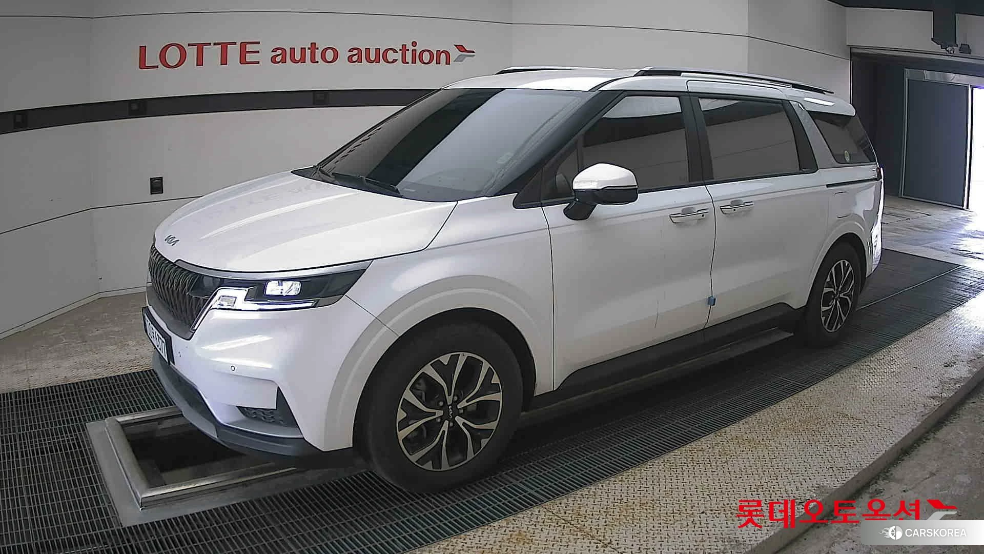 Kia Carnival 2023 Белый из Кореи, фото 4