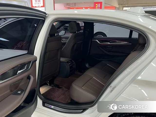 BMW 5 series 2023 Белый из Китая, фото 4